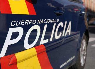 Detenidos tres hombres en Móstoles tras asaltar a una persona a la salida del metro