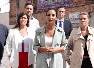 Rocío Monasterio visita Móstoles contra la okupación