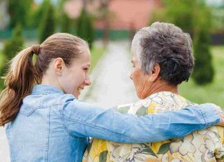 Siendo auxiliares de acompañamiento. En Móstoles hasta 18 parados de larga duración comienzan en un nuevo trabajo.