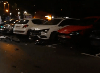 Veinte años, ebrio y destrozando coches en Móstoles Veinte años, ebrio y destrozando coches en Móstoles