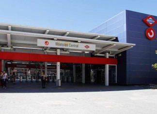 Los vecinos de Móstoles sufren la segunda jornada de huelga de maquinistas de RENFE Los vecinos de Móstoles sufren la segunda jornada de huelga de maquinistas de RENFE