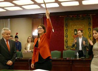 La alcaldesa de Móstoles gana casi 80.000 euros en 2020 La alcaldesa de Móstoles gana casi 80.000 euros en 2020
