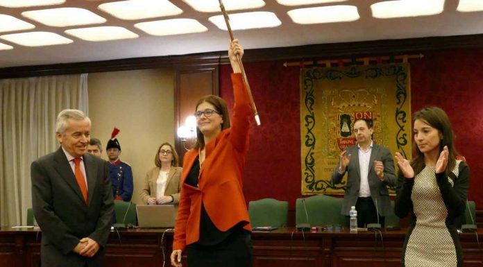 La alcaldesa de Móstoles gana casi 80.000 euros en 2020