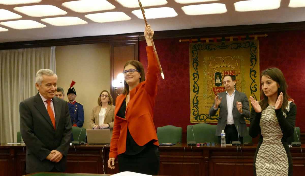 La alcaldesa de Móstoles gana casi 80.000 euros en 2020