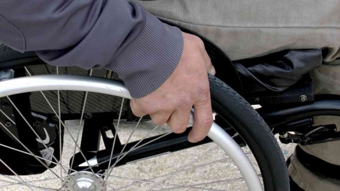 Detenidos los agresores de un hombre en silla de ruedas en Móstoles