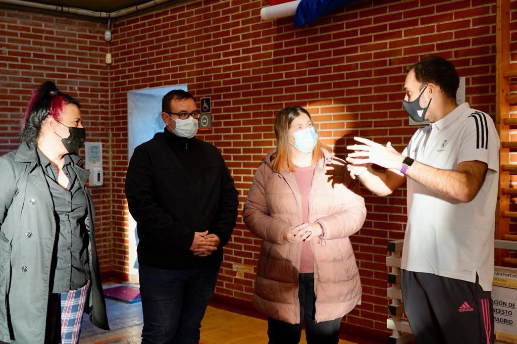 La Alcaldesa visita la Fundación Iker Casillas en Móstoles