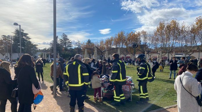 Los Bomberos de Móstoles donan 5.500 euros a los damnificados por el volcán