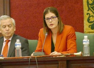 El secretario del Pleno de Móstoles debe ser readmitido