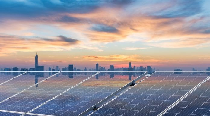 Ganar Móstoles reclama placas solares en los edificios públicos