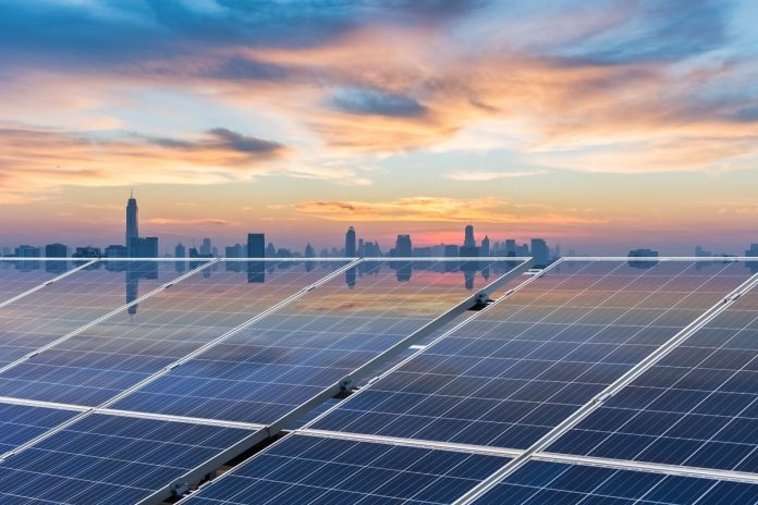 Ganar Móstoles reclama placas solares en los edificios públicos