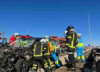 Accidente entre un turismo y un camión en la A-5 a la altura de Móstoles