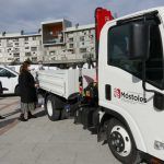El consistorio adquiere nuevos vehículos al servicio de los 50 operarios municipales que se encargan de esta tarea. Nuevos recursos para el mantenimiento de los edificios públicos de Móstoles.