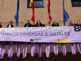 Móstoles sale a la calle para pedir igualdad de derechos entre hombres y mujeres