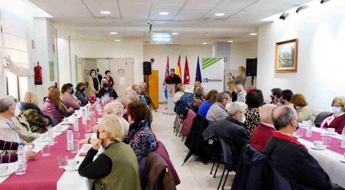 Homenaje a los colaboradores de los centros de mayores de Móstoles
