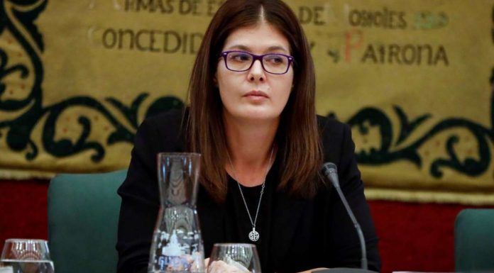 Noelia Posse molesta con Núñez Feijóo