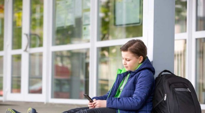 Familias, centros educativos y Ayuntamiento contra el absentismo escolar en Móstoles