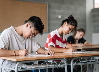 La Comunidad de Madrid aumenta las becas de Bachillerato en Móstoles y el resto de la región