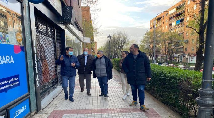 Ciudadanos (Cs) Móstoles recoge las demanda de los vecinos de la Plaza del Turia