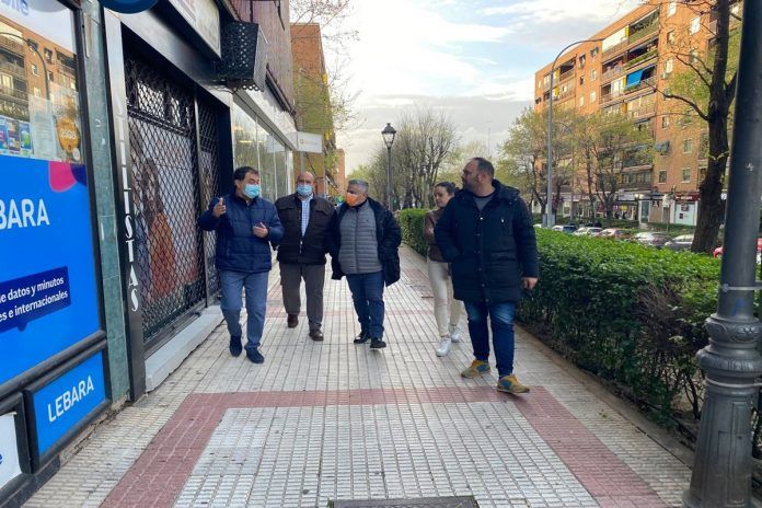 Ciudadanos (Cs) Móstoles recoge las demanda de los vecinos de la Plaza del Turia
