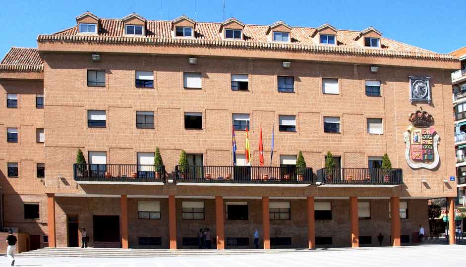 Móstoles remodelará las pistas deportivas de Las Cumbres y la calle Granada