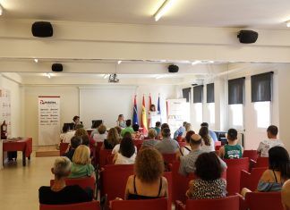 Móstoles Desarrollo acogió la presentación de “Aprendiendo a Vivir“