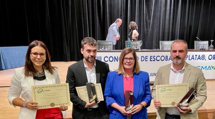 Escoba de Platino para "Móstoles Composta"