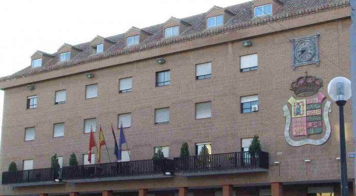 La política en Móstoles sigue enredada en los tribunales y entre posibles vendettas