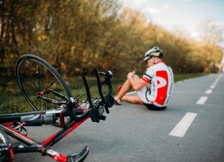 Localizan al conductor que huyó tras arrollar a un ciclista en Móstoles