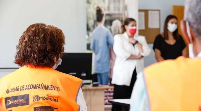 Reconocimiento a los auxiliares de acompañamiento de Móstoles