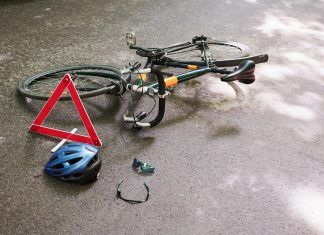 Localizan al conductor que huyó tras arrollar a un ciclista en Móstoles Localizan al conductor que huyó tras arrollar a un ciclista en Móstoles