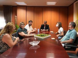 Reunión entre el Centro Gallego de Móstoles y la alcaldesa para estudiar varios proyectos Reunión entre el Centro Gallego de Móstoles y la alcaldesa para estudiar varios proyectos