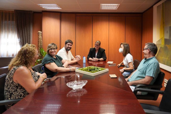 Reunión entre el Centro Gallego de Móstoles y la alcaldesa para estudiar varios proyectos