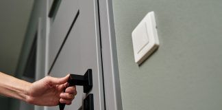 Detenidos los ladrones que marcaban las puertas en Móstoles y otros municipios
