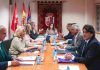 Reacciones de los partidos políticos locales a la visita de Ayuso en Móstoles