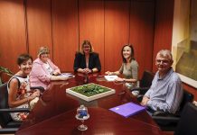 La Alcaldesa de Móstoles se reúne con la Asociación de Familiares de Enfermos de Alzheimer