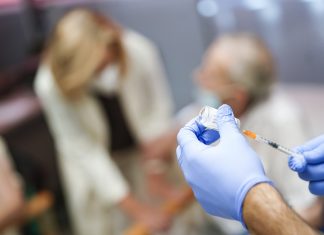 La vacuna gripal y la cuarta dosis contra el COVID llegan a Móstoles