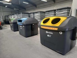 El Gobierno de Móstoles instala papeleras amarillas para fomentar el reciclaje