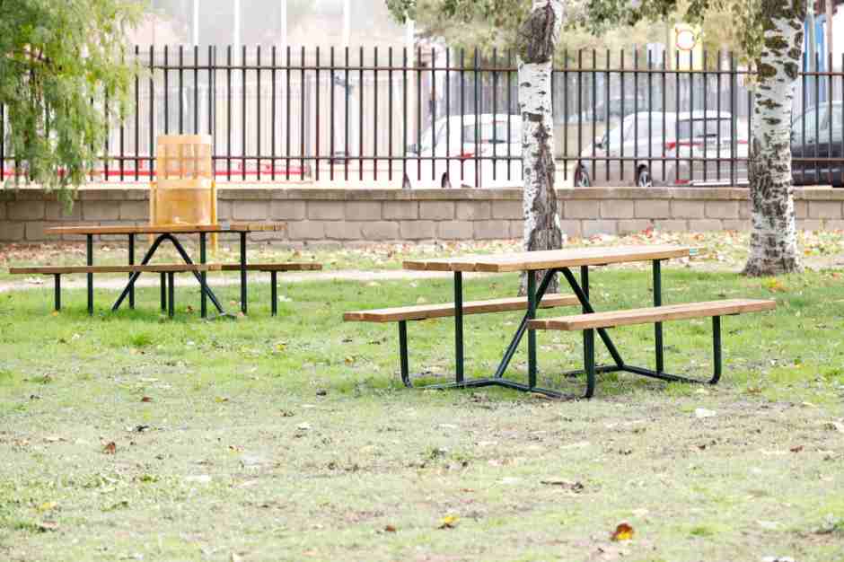 Los parques de Móstoles cuentan con nuevas mesas