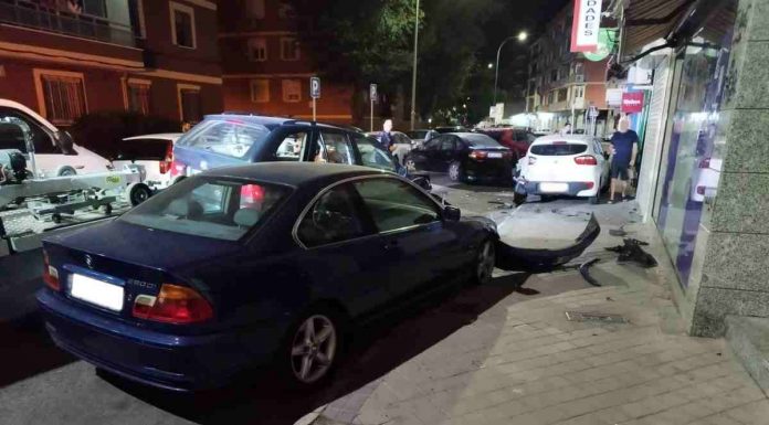 Detenidos en Móstoles por destrozar 15 coches aparcados