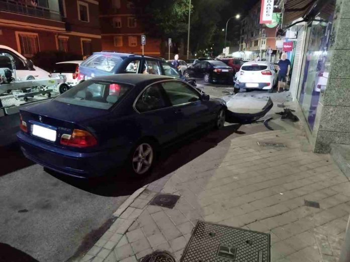 Detenidos en Móstoles por destrozar 15 coches aparcados