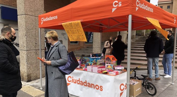 Recogida de juguetes organizada por Ciudadanos Móstoles en beneficio de Cruz Roja