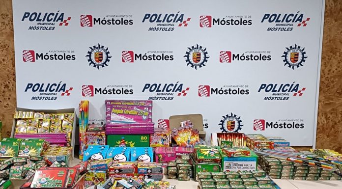 Retirada de la venta miles de artículos pirotécnicos ilícitos en Móstoles