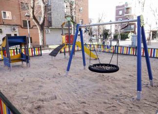 Renovada el área infantil de la calle Huesca de Móstoles