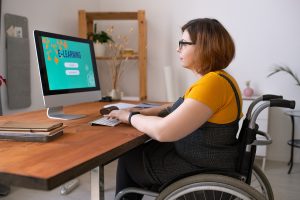 Nuevas ayudas en Móstoles para contratar jóvenes, personas discapacitadas y parados de larga duración