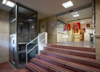 Modernización de la entrada del consistorio para mejorar el acceso de los vecinos de Móstoles