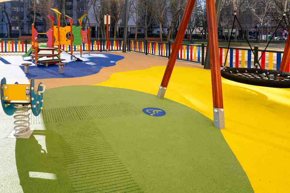 Móstoles cuenta con un nuevo parque infantil inclusivo en Arroyo del Soto