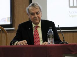 Homenaje del Eurocolegio Casvi a D. Juan Yagüe, fundador de su Grupo Educativo