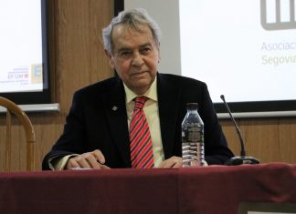 Homenaje del Eurocolegio Casvi a D. Juan Yagüe, fundador de su Grupo Educativo