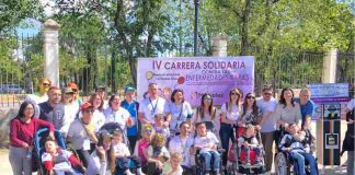 La Asociación Solidaridad con Nuestros Niños de Móstoles tiñe de verde la ciudad con motivo del Día de las Enfermedades Raras