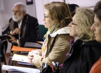 La Escuela de Abuelas y Abuelos da una charla sobre alimentación a los mayores de Móstoles